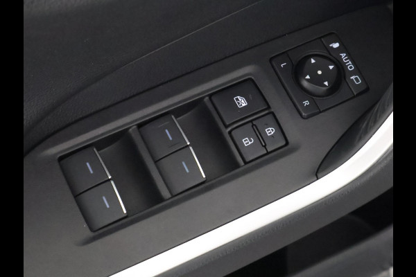 Toyota RAV4 2.5 Hybrid AWD Dynamic Luxury | Trekhaak | Trekgewicht 1650kg | Stuur-/Stoelverwarming | Parkeersensoren Voor & Achter |
