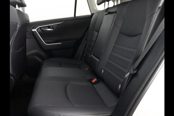 Toyota RAV4 2.5 Hybrid AWD Dynamic Luxury | Trekhaak | Trekgewicht 1650kg | Stuur-/Stoelverwarming | Parkeersensoren Voor & Achter |