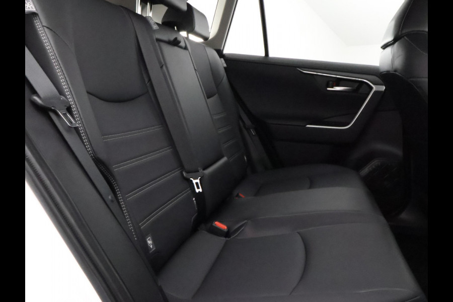 Toyota RAV4 2.5 Hybrid AWD Dynamic Luxury | Trekhaak | Trekgewicht 1650kg | Stuur-/Stoelverwarming | Parkeersensoren Voor & Achter |