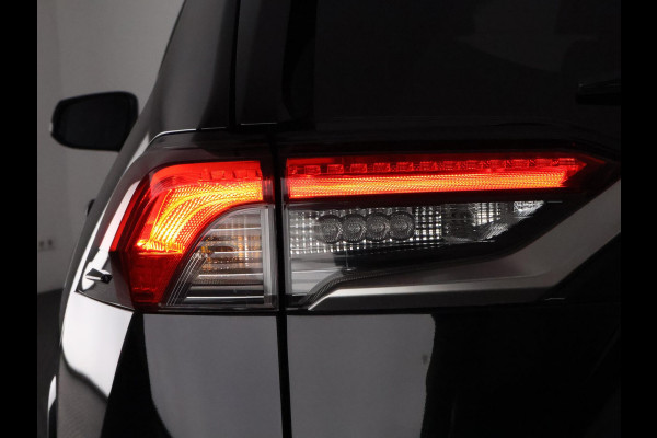 Toyota RAV4 2.5 Plug-in Hybrid AWD Business Plus | Stuur-/Stoelverwarming voor & achter | Apple Carplay & AndroidAUTO | Adapt.Cruise Control |
