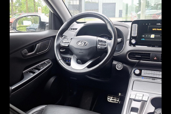 Hyundai Kona EV Premium 64 kWh | SOH: 96,8% | Warmtepomp | Lage km-stand | Leder | HUD | Blindspot | Full LED |