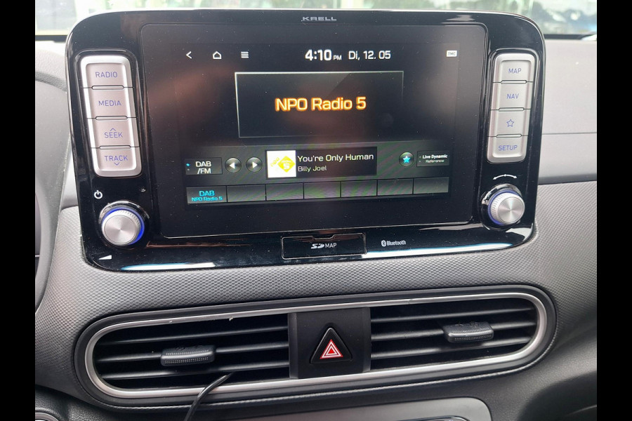 Hyundai Kona EV Premium 64 kWh | SOH: 96,8% | Warmtepomp | Lage km-stand | Leder | HUD | Blindspot | Full LED |