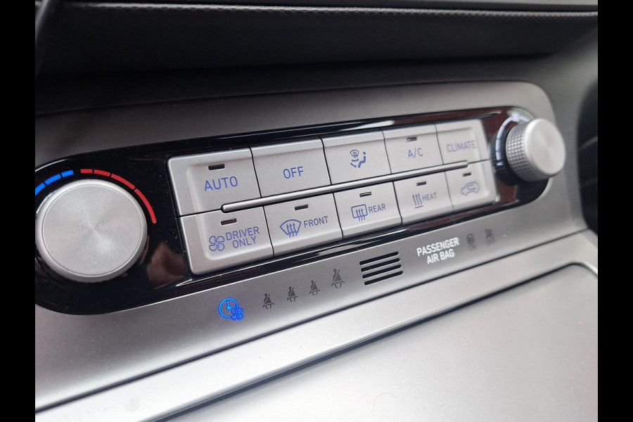 Hyundai Kona EV Premium 64 kWh | SOH: 96,8% | Warmtepomp | Lage km-stand | Leder | HUD | Blindspot | Full LED |