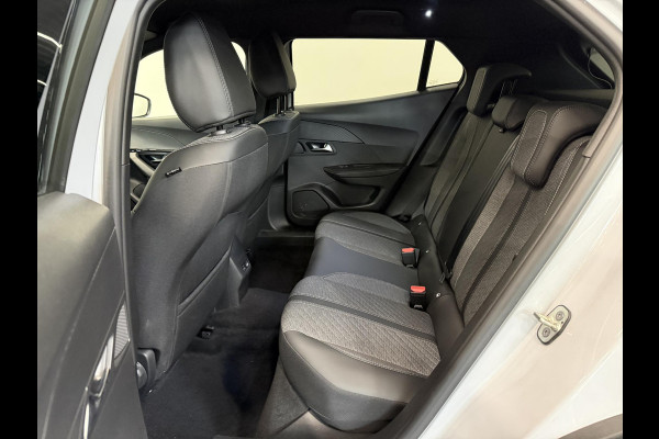 Peugeot 2008 1.2 PureTech 100 Allure Navigatie Apple Carplay/Android Auto Parkeersensoren Cruise Control Full LED Virtual Cockpit Climate Control Lichtmetalen velgen