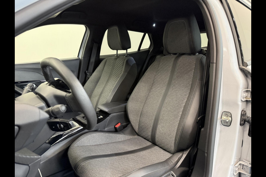 Peugeot 2008 1.2 PureTech 100 Allure Navigatie Apple Carplay/Android Auto Parkeersensoren Cruise Control Full LED Virtual Cockpit Climate Control Lichtmetalen velgen
