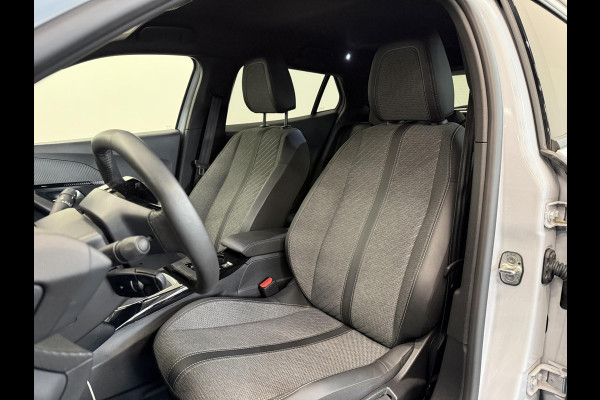 Peugeot 2008 1.2 PureTech 100 Allure Navigatie Apple Carplay/Android Auto Parkeersensoren Cruise Control Full LED Virtual Cockpit Climate Control Lichtmetalen velgen