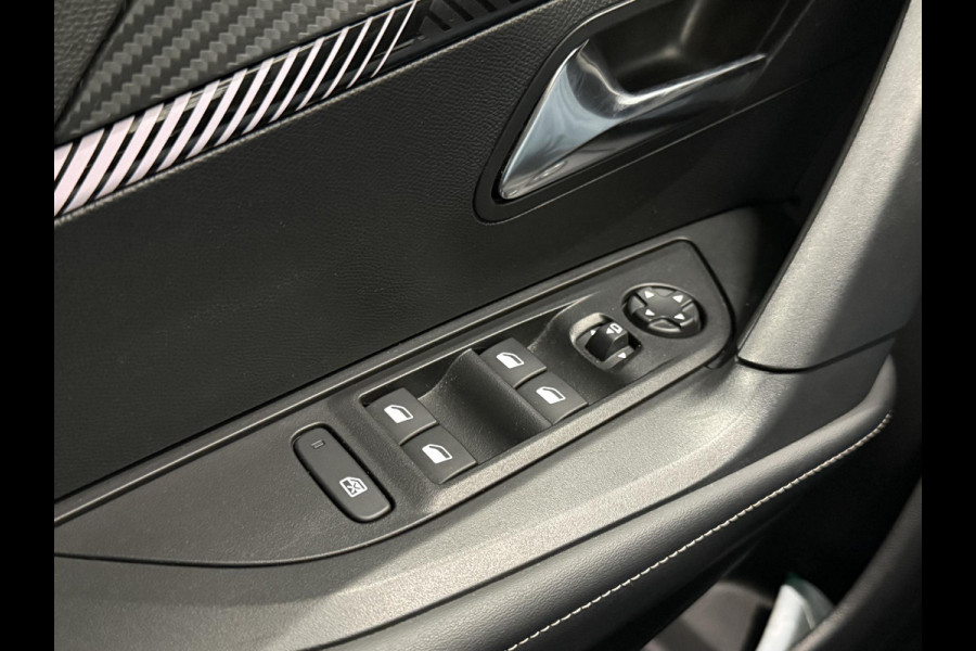 Peugeot 2008 1.2 PureTech 100 Allure Navigatie Apple Carplay/Android Auto Parkeersensoren Cruise Control Full LED Virtual Cockpit Climate Control Lichtmetalen velgen