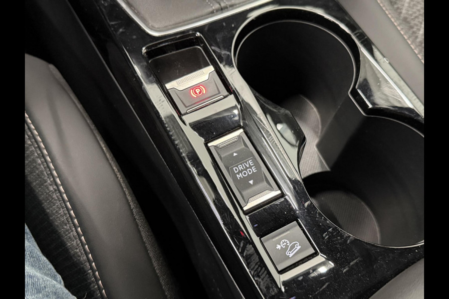 Peugeot 2008 1.2 PureTech 100 Allure Navigatie Apple Carplay/Android Auto Parkeersensoren Cruise Control Full LED Virtual Cockpit Climate Control Lichtmetalen velgen