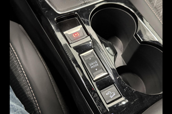 Peugeot 2008 1.2 PureTech 100 Allure Navigatie Apple Carplay/Android Auto Parkeersensoren Cruise Control Full LED Virtual Cockpit Climate Control Lichtmetalen velgen