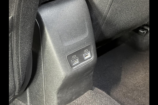 Peugeot 2008 1.2 PureTech 100 Allure Navigatie Apple Carplay/Android Auto Parkeersensoren Cruise Control Full LED Virtual Cockpit Climate Control Lichtmetalen velgen