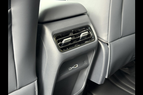 GEELY Starray EM-i 1.5 Pro | 360 Camera | Stoelverwarming | Parkeersensoren | Stuurverwarmimg | 83 km Elektrisch bereik | 18 Inch LMV