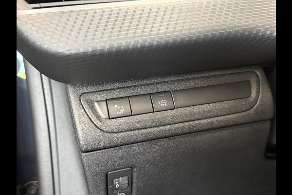 Peugeot 2008 1.2 PureTech Allure Navigatie Apple Carplay Android Auto Parkeersensoren achter Cruise Control Climate Control Lichtmetalen velgen