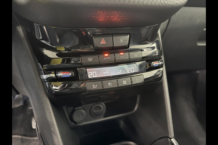 Peugeot 2008 1.2 PureTech Allure Navigatie Apple Carplay Android Auto Parkeersensoren achter Cruise Control Climate Control Lichtmetalen velgen