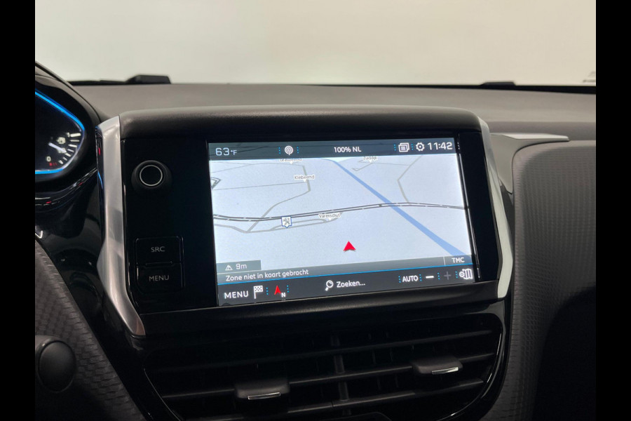 Peugeot 2008 1.2 PureTech Allure Navigatie Apple Carplay Android Auto Parkeersensoren achter Cruise Control Climate Control Lichtmetalen velgen
