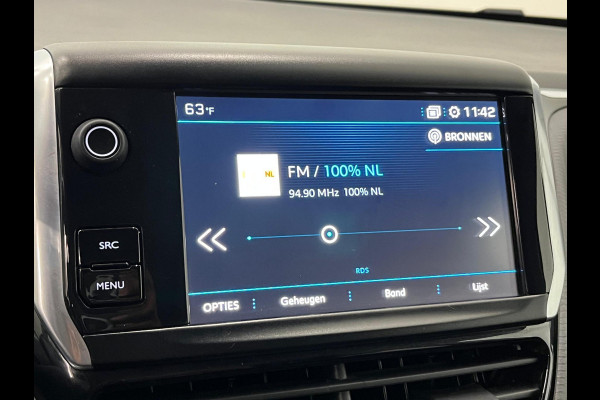 Peugeot 2008 1.2 PureTech Allure Navigatie Apple Carplay Android Auto Parkeersensoren achter Cruise Control Climate Control Lichtmetalen velgen