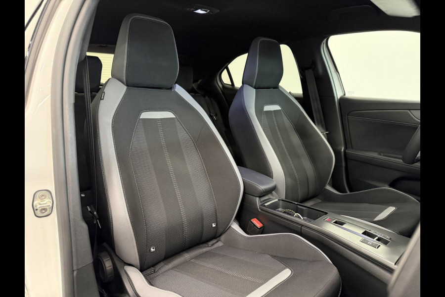 Opel Mokka 1.2 Turbo Hybrid GS AUTOMAAT Climate control Navigatie LED Parkeersensoren achter Camera Cruise control Lichtmetalen velgen Apple Carplay/ Android auto