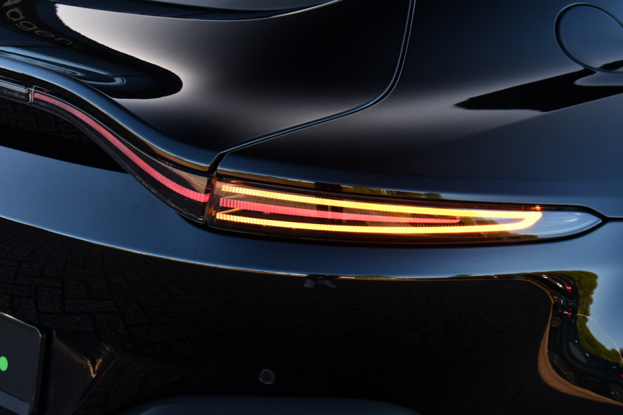 Aston Martin Vantage 4.0 V8 Carbon-ext | Ceramic-brakes | 26dkm
