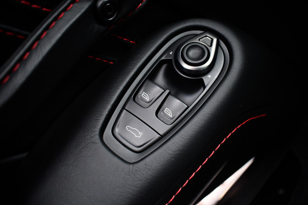 Aston Martin Vantage 4.0 V8 Carbon-ext | Ceramic-brakes | 26dkm