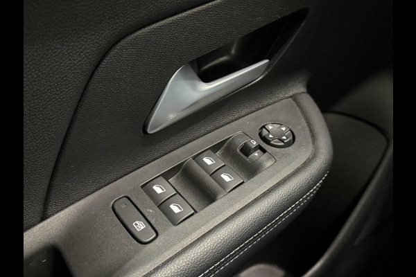 Opel Mokka 1.2 Turbo Hybrid GS AUTOMAAT Climate control Navigatie LED Parkeersensoren achter Camera Cruise control Lichtmetalen velgen Apple Carplay/ Android auto