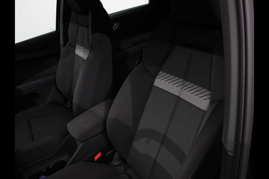 Audi Q4 e-tron 45 Advanced edition 82 kWh Climate control Adaptieve cruise control Parkeersensoren Keyless Verwarmde voorstoelen Lane assist LED Dodehoek assistent Navigatie Apple Carplay/ Android Auto