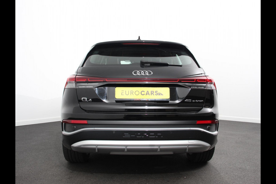 Audi Q4 e-tron 45 Advanced edition 82 kWh Climate control Adaptieve cruise control Parkeersensoren Keyless Verwarmde voorstoelen Lane assist LED Dodehoek assistent Navigatie Apple Carplay/ Android Auto