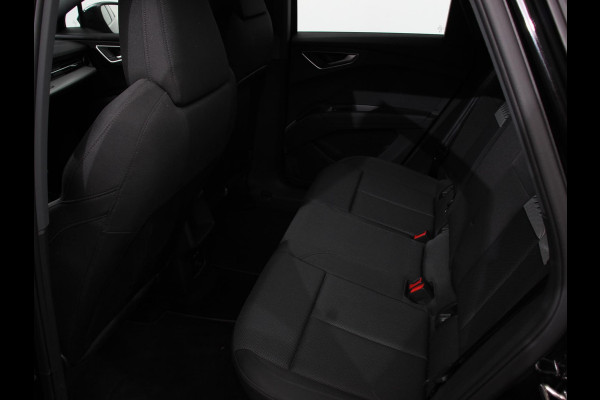 Audi Q4 e-tron 45 Advanced edition 82 kWh Climate control Adaptieve cruise control Parkeersensoren Keyless Verwarmde voorstoelen Lane assist LED Dodehoek assistent Navigatie Apple Carplay/ Android Auto