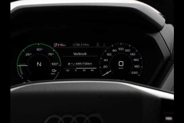 Audi Q4 e-tron 45 Advanced edition 82 kWh Climate control Adaptieve cruise control Parkeersensoren Keyless Verwarmde voorstoelen Lane assist LED Dodehoek assistent Navigatie Apple Carplay/ Android Auto