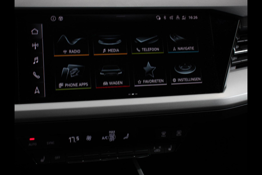 Audi Q4 e-tron 45 Advanced edition 82 kWh Climate control Adaptieve cruise control Parkeersensoren Keyless Verwarmde voorstoelen Lane assist LED Dodehoek assistent Navigatie Apple Carplay/ Android Auto