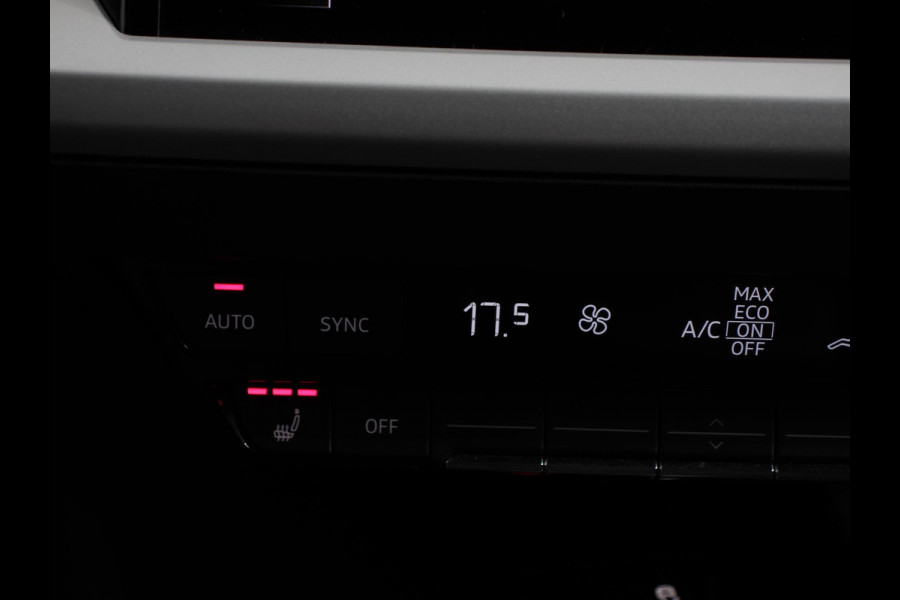 Audi Q4 e-tron 45 Advanced edition 82 kWh Climate control Adaptieve cruise control Parkeersensoren Keyless Verwarmde voorstoelen Lane assist LED Dodehoek assistent Navigatie Apple Carplay/ Android Auto