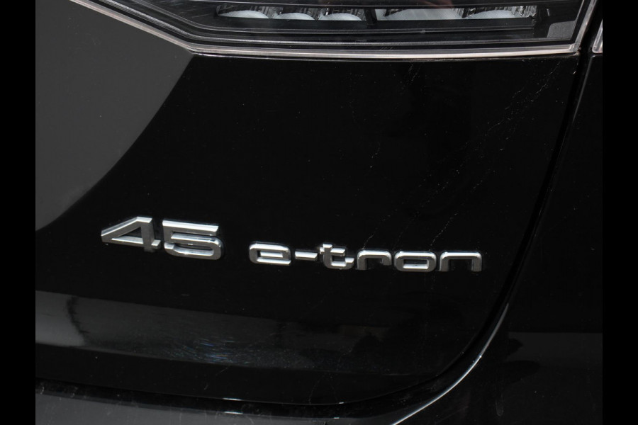 Audi Q4 e-tron 45 Advanced edition 82 kWh Climate control Adaptieve cruise control Parkeersensoren Keyless Verwarmde voorstoelen Lane assist LED Dodehoek assistent Navigatie Apple Carplay/ Android Auto
