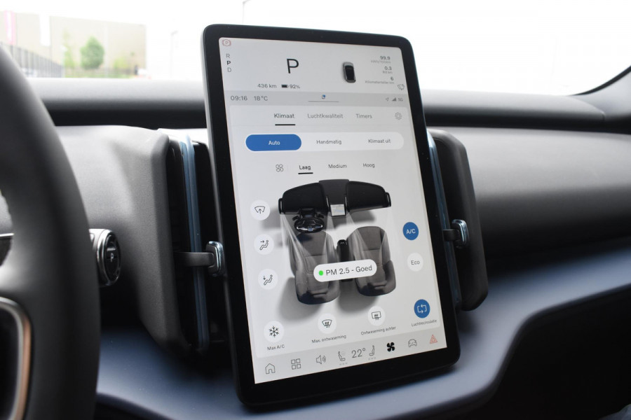Volvo EX30 Single Motor Extended Range Plus Europa 69 kWh / Adaptive Cruise control / Extra getint glas / Climate Pack / Achteruitrijcamera / Elektrisch verstelbare stoelen / Parkeersensoren V+A