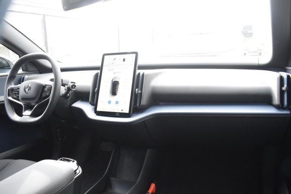 Volvo EX30 Single Motor Extended Range Plus Europa 69 kWh / Adaptive Cruise control / Extra getint glas / Climate Pack / Achteruitrijcamera / Elektrisch verstelbare stoelen / Parkeersensoren V+A