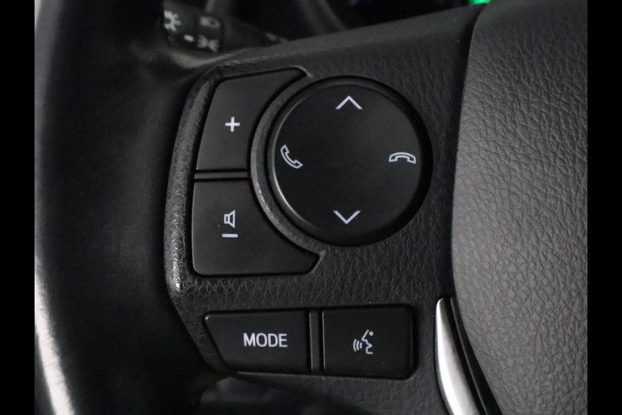 Toyota Auris 1.8 Hybrid Business Plus | Navigatie | Cruise control | Camera | Trekhaak |