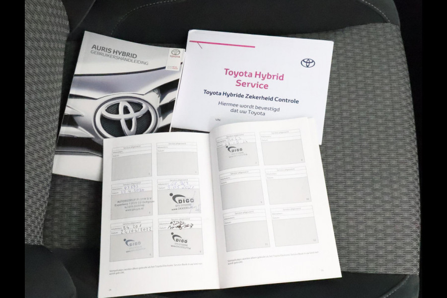 Toyota Auris 1.8 Hybrid Business Plus | Navigatie | Cruise control | Camera | Trekhaak |