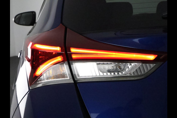 Toyota Auris 1.8 Hybrid Business Plus | Navigatie | Cruise control | Camera | Trekhaak |