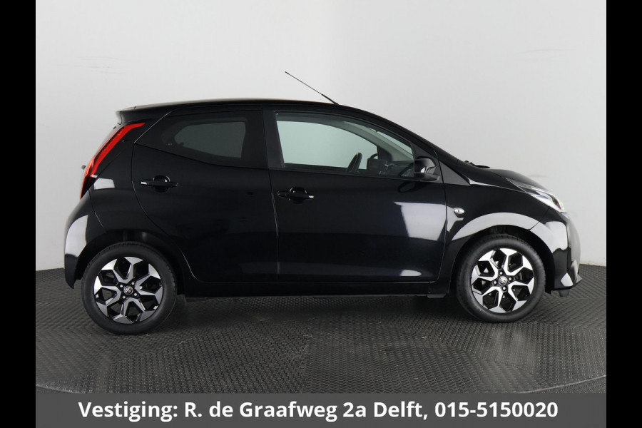 Toyota Aygo 1.0 VVT-i X-Joy Pack | Apple Carplay & AndroidAUTO | Lichtmetalen velgen | Privacy Glass |