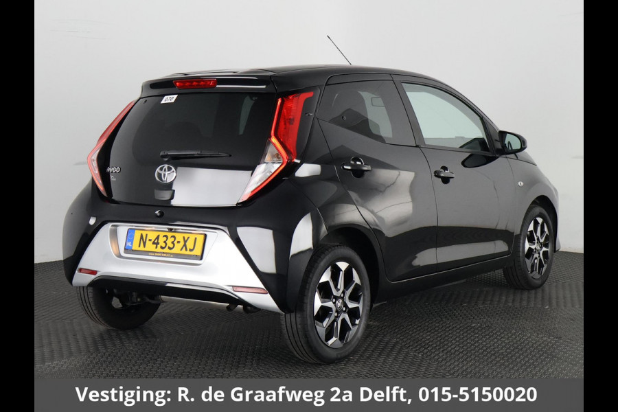 Toyota Aygo 1.0 VVT-i X-Joy Pack | Apple Carplay & AndroidAUTO | Lichtmetalen velgen | Privacy Glass |