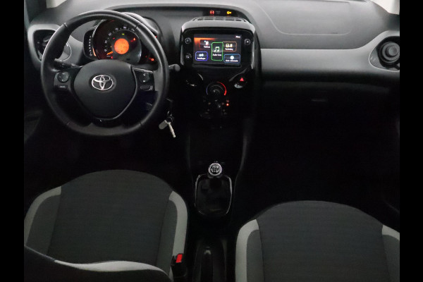 Toyota Aygo 1.0 VVT-i X-Joy Pack | Apple Carplay & AndroidAUTO | Lichtmetalen velgen | Privacy Glass |