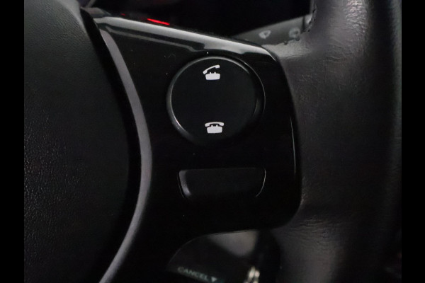 Toyota Aygo 1.0 VVT-i X-Joy Pack | Apple Carplay & AndroidAUTO | Lichtmetalen velgen | Privacy Glass |