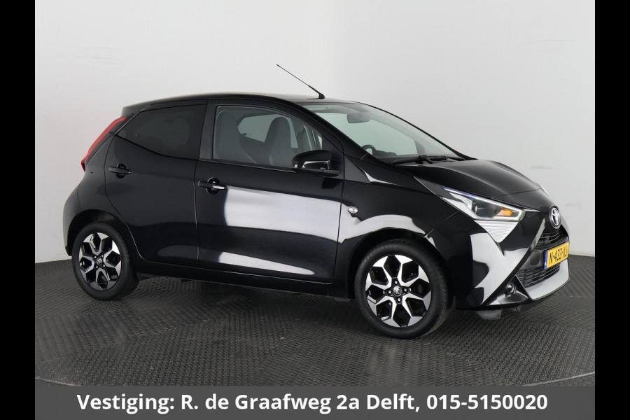 Toyota Aygo 1.0 VVT-i X-Joy Pack | Apple Carplay & AndroidAUTO | Lichtmetalen velgen | Privacy Glass |