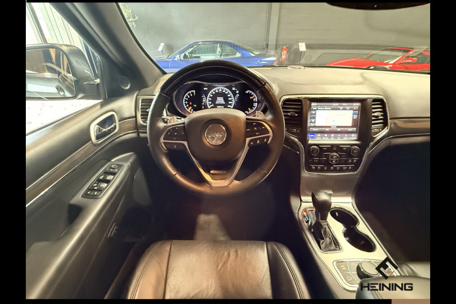 Jeep Grand Cherokee 3.6 Overland. Leer. Navi. Apple-carplay. Trekhaak. Van eerste eigenaar. BTW.