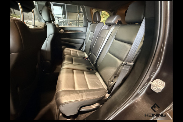 Jeep Grand Cherokee 3.6 Overland. Leer. Navi. Apple-carplay. Trekhaak. Van eerste eigenaar. BTW.