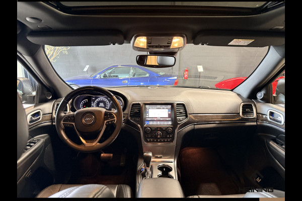 Jeep Grand Cherokee 3.6 Overland. Leer. Navi. Apple-carplay. Trekhaak. Van eerste eigenaar. BTW.
