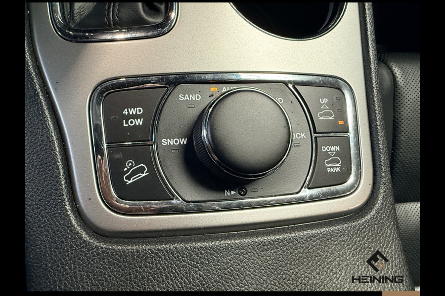 Jeep Grand Cherokee 3.6 Overland. Leer. Navi. Apple-carplay. Trekhaak. Van eerste eigenaar. BTW.