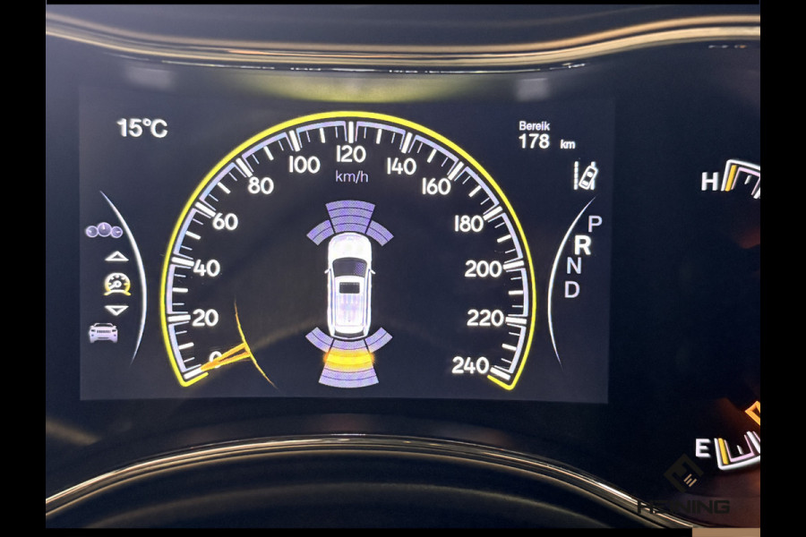Jeep Grand Cherokee 3.6 Overland. Leer. Navi. Apple-carplay. Trekhaak. Van eerste eigenaar. BTW.