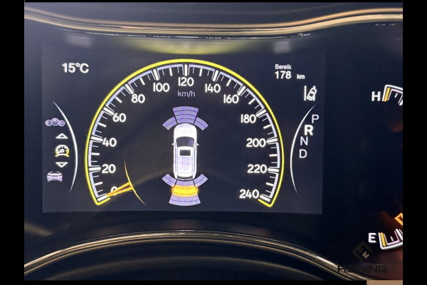 Jeep Grand Cherokee 3.6 Overland. Leer. Navi. Apple-carplay. Trekhaak. Van eerste eigenaar. BTW.