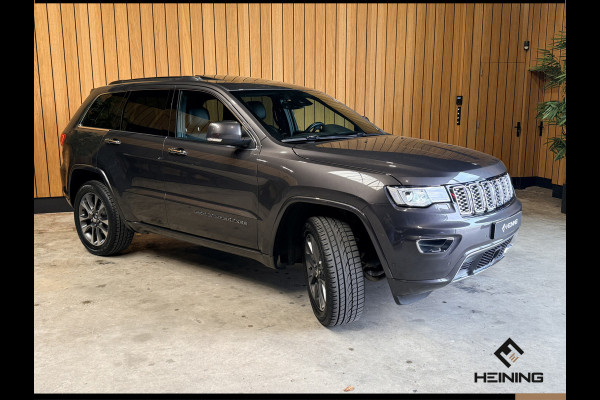 Jeep Grand Cherokee 3.6 Overland. Leer. Navi. Apple-carplay. Trekhaak. Van eerste eigenaar. BTW.