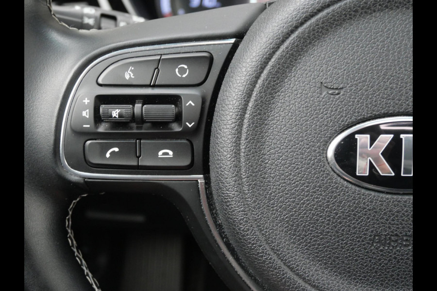 Kia e-Niro DynamicPlusLine 64 kWh | SOH 95,8% | Stoel/stuurverwarming | Schuif/kanteldak | Navi | Camera |