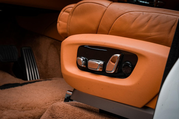 Rolls-Royce Phantom 6.7 V12 Starlight Headliner Rear Theatre Individual Rear Seats 22-Inch Polished Wheels
