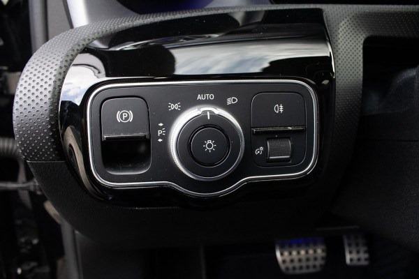 Mercedes-Benz A-Klasse 250 Premium Plus PANO CAMERA STOELVERWARMING